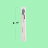 Kynova White spring-loaded yarn scissors
